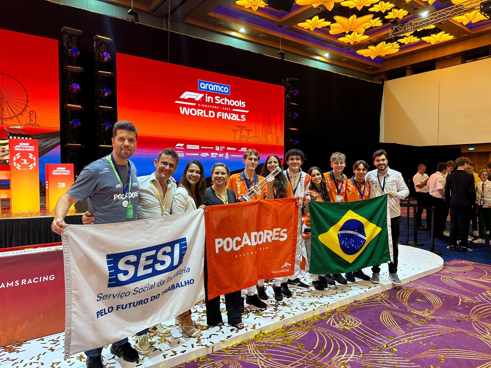 Alunos do Sesi ES recebem prêmio inédito em competição mundial da F1 in Schools