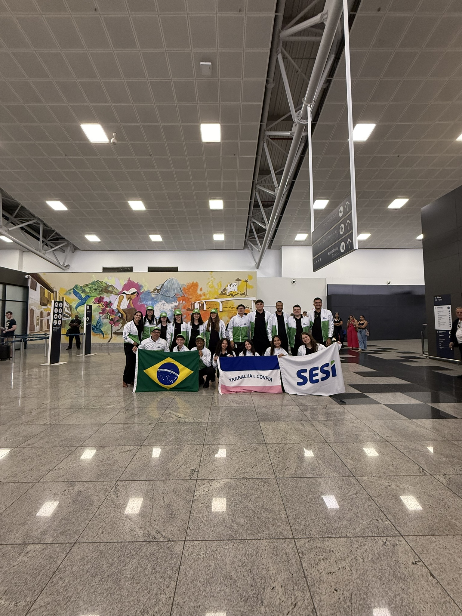 Equipes Hyoku e Gear One embarcaram para o mundial no dia 22 de setembro. Foto: Divulgação.